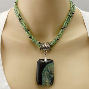 " HP"Faceted Glass and Agate Necklace Set